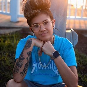 Meet your Posher, Becca